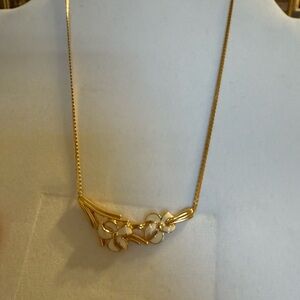 Monet Gold and Cream Floral Necklace